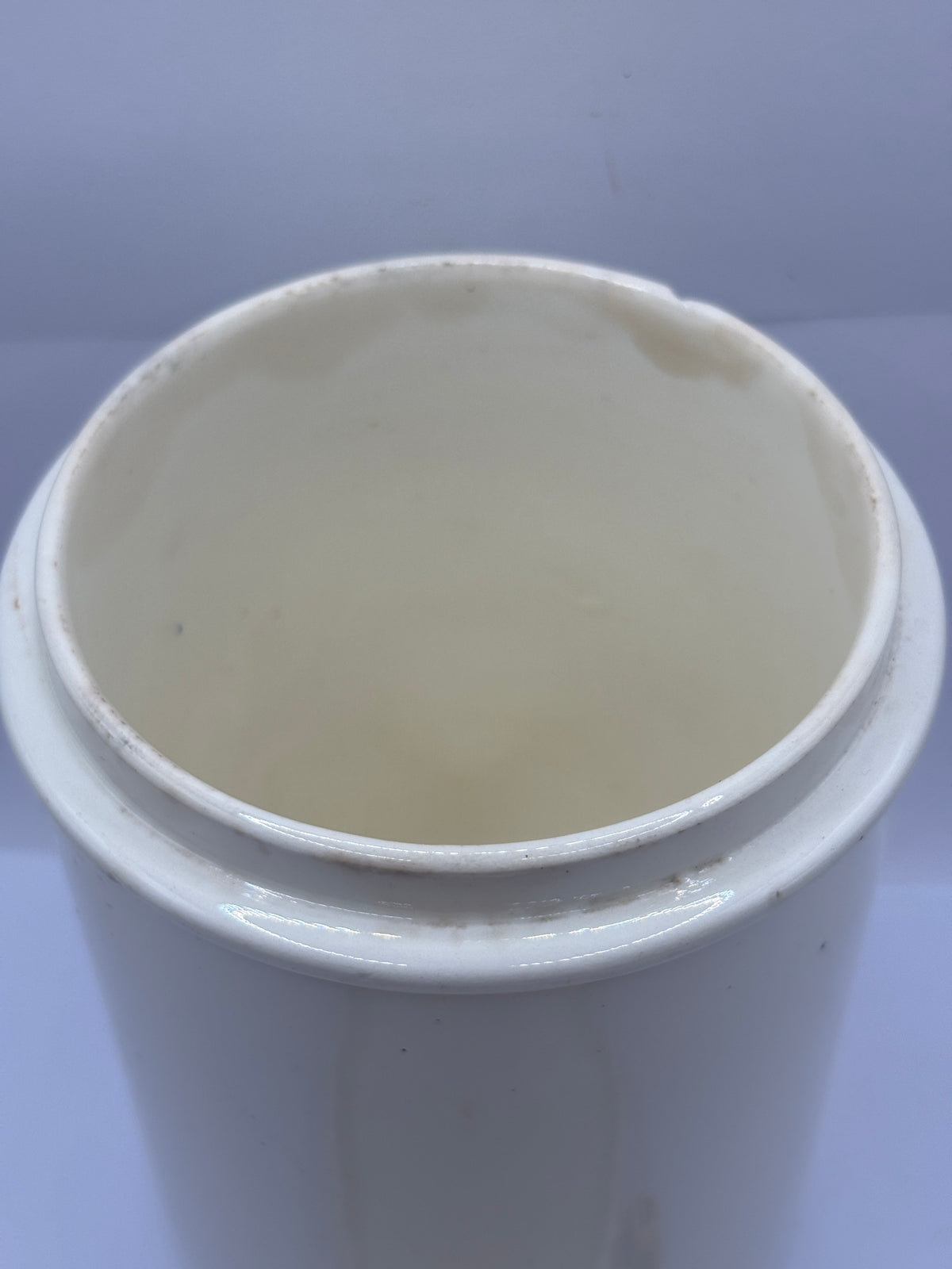 Old large plain white stoneware apothecary jar and lid (D)