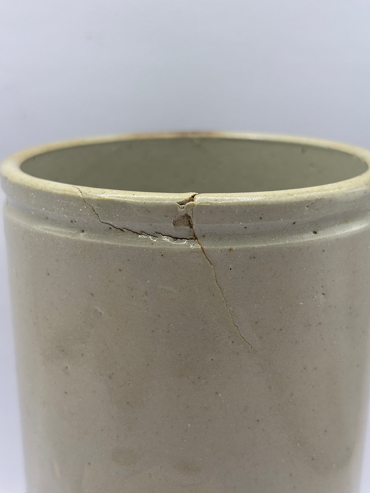 Old 2lb smooth stoneware jam pot (T)
