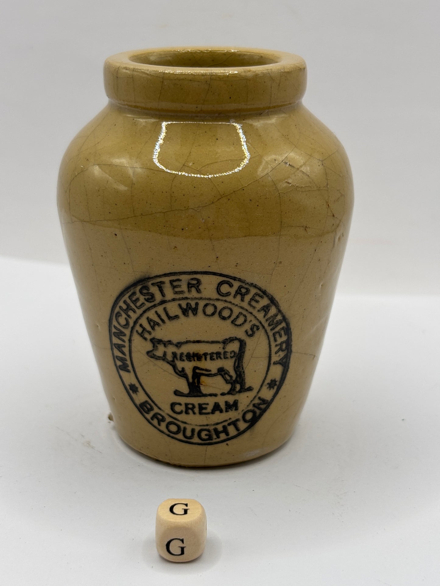 Old Manchester advertising cream pot, Manchester creamery (G)