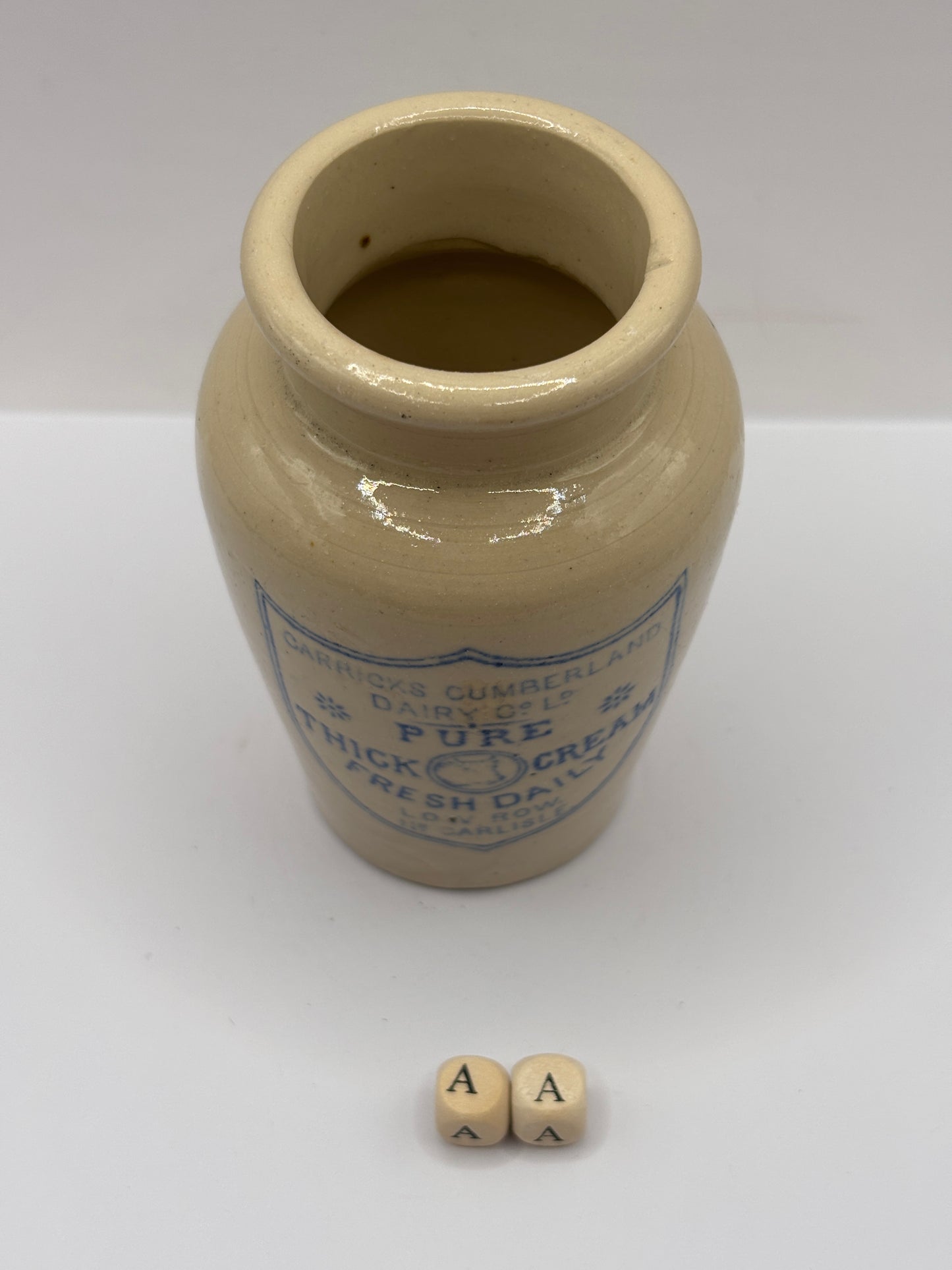 Old advertising cream pot, Carricks pure thick cream (AA)