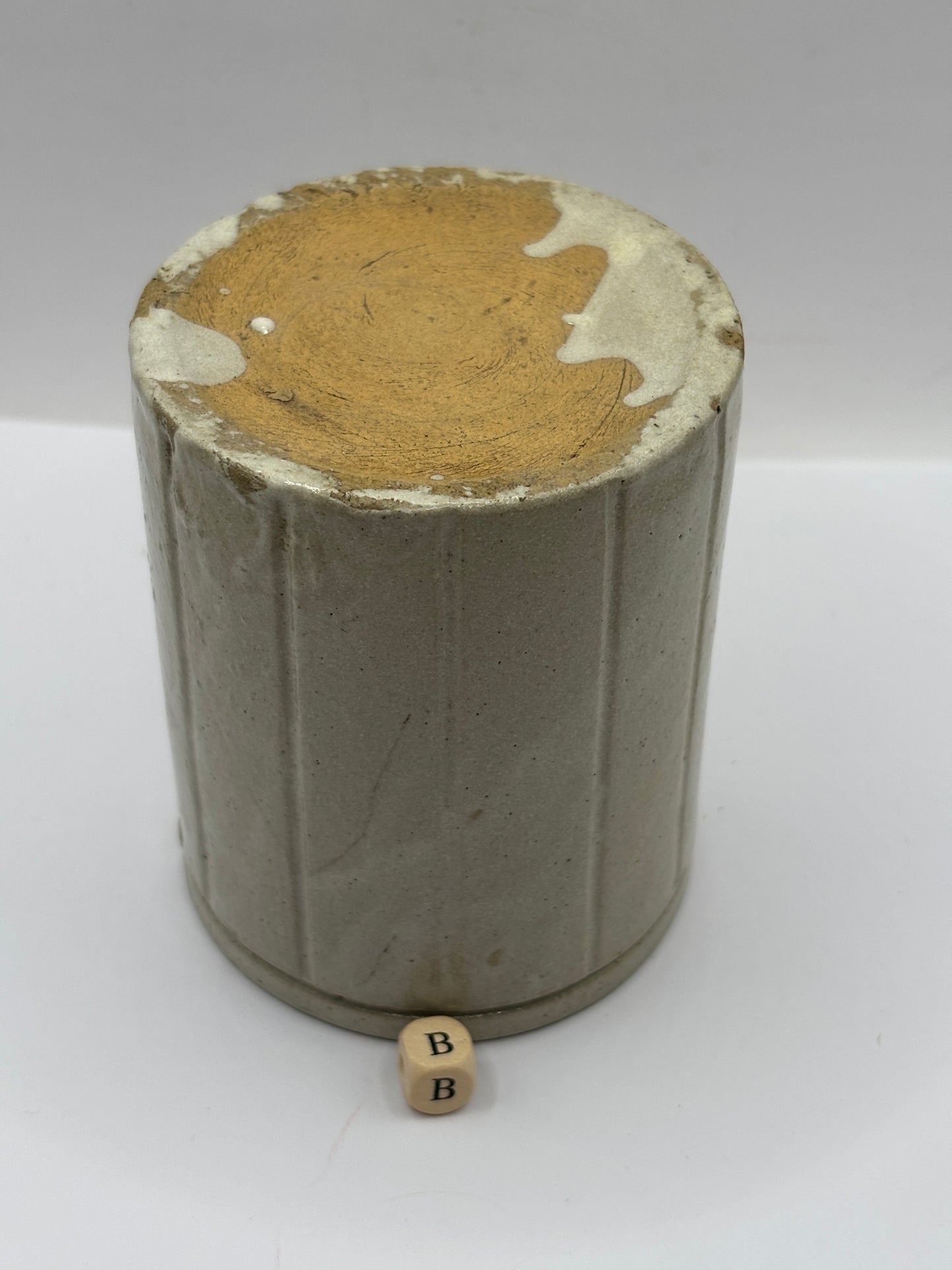 Old 1lb ribbed stoneware jam pot (B)