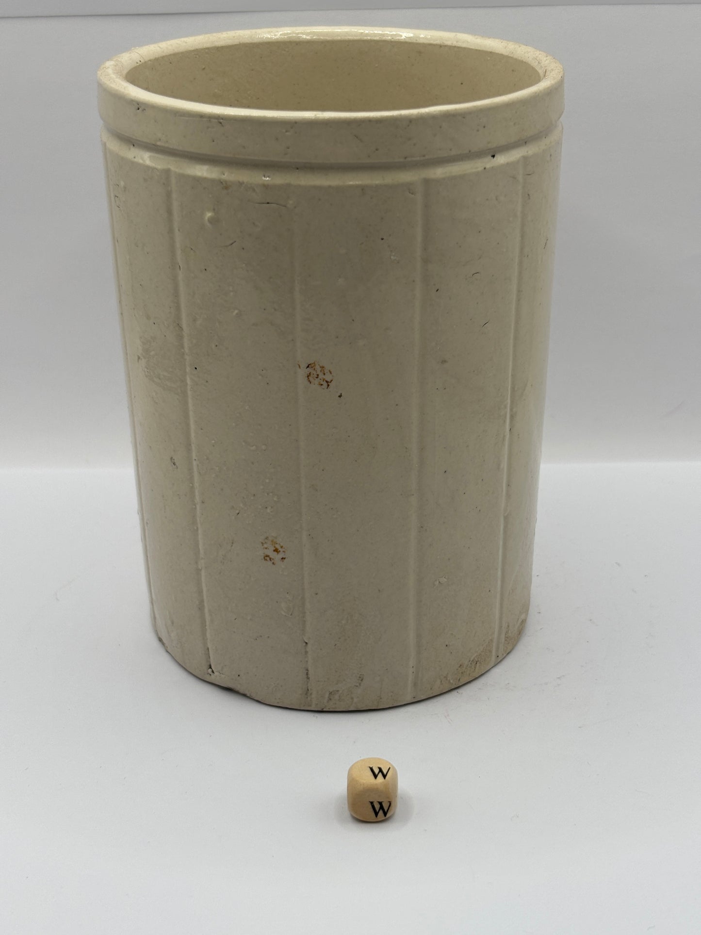 Old 2lb ribbed Hartleys stoneware jam pot (w)