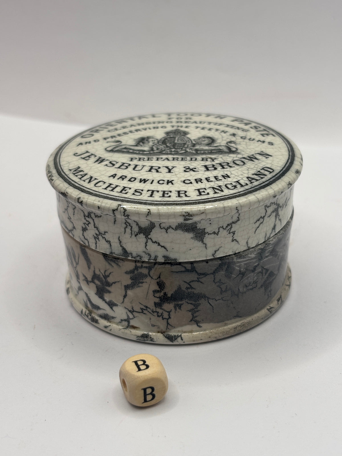 Old advertising lid and base, Oriental tooth paste Jewsbury & Brown (B)
