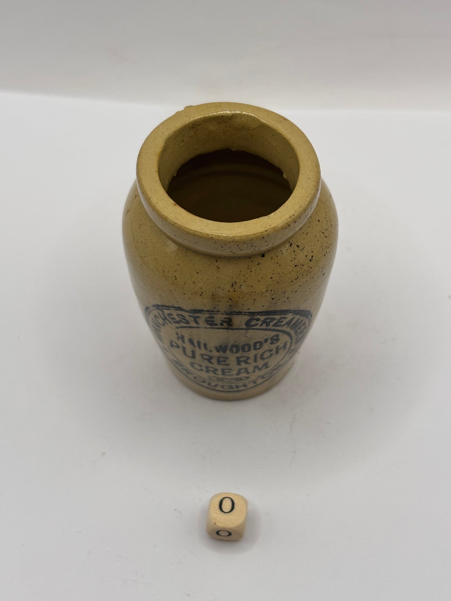Old advertising cream pot, Manchester creamery Hailwoods (o)