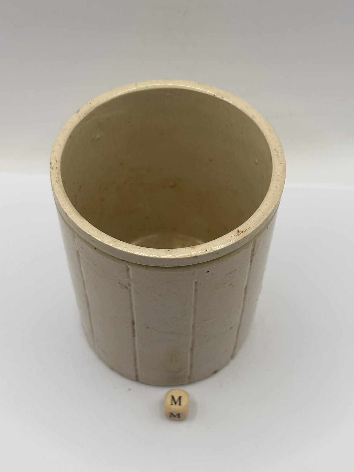 Old 1lb ribbed Hartleys stoneware jam pot (m)