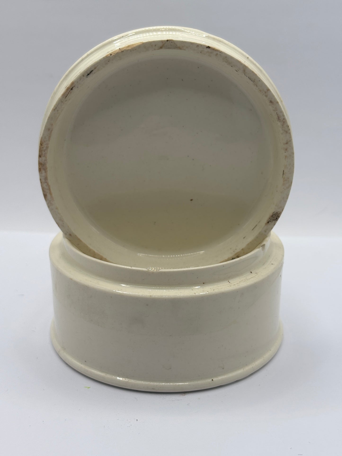 Old advertising lid and base, Holloways ointment