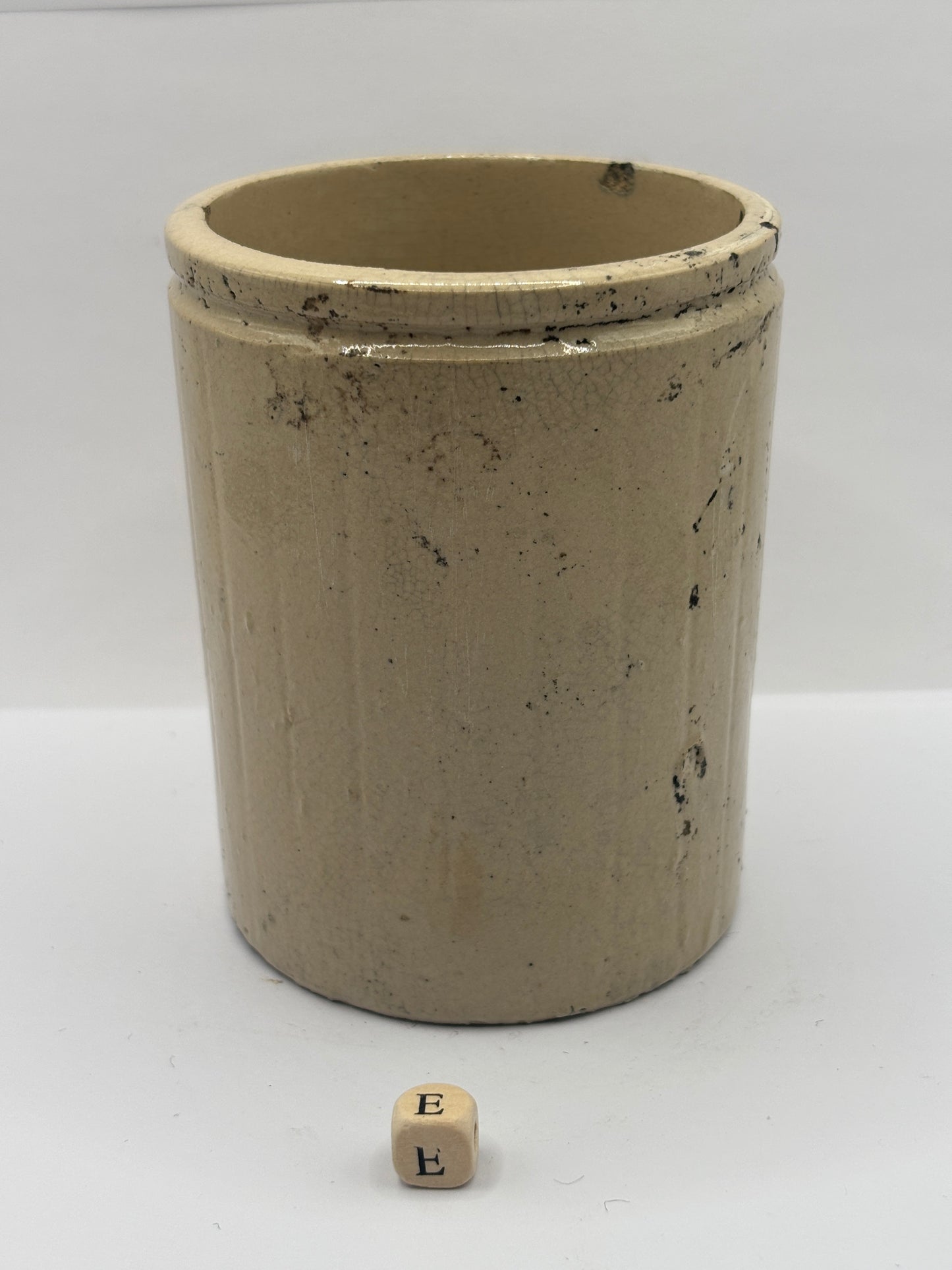 Old 1lb ribbed stoneware jam pot (e)