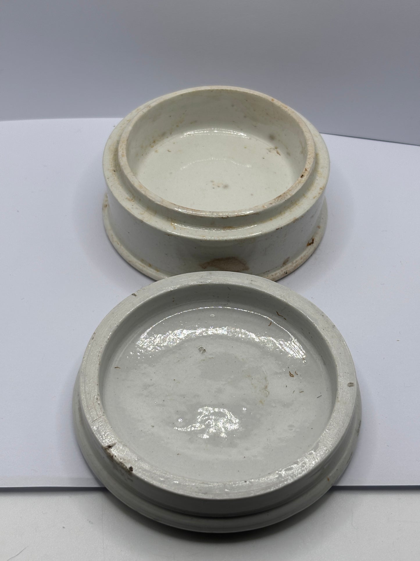 Old plain pot lid and base