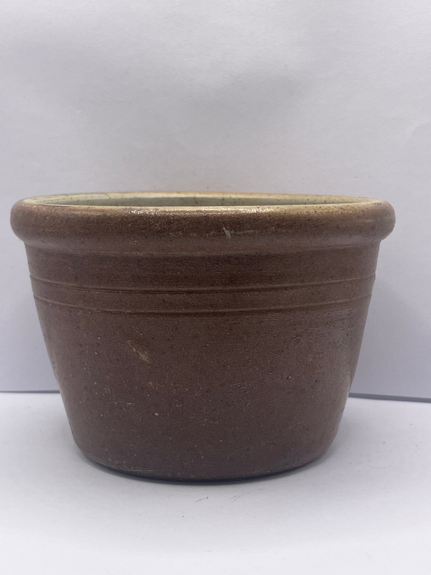 Small brown stoneware jar/bowl