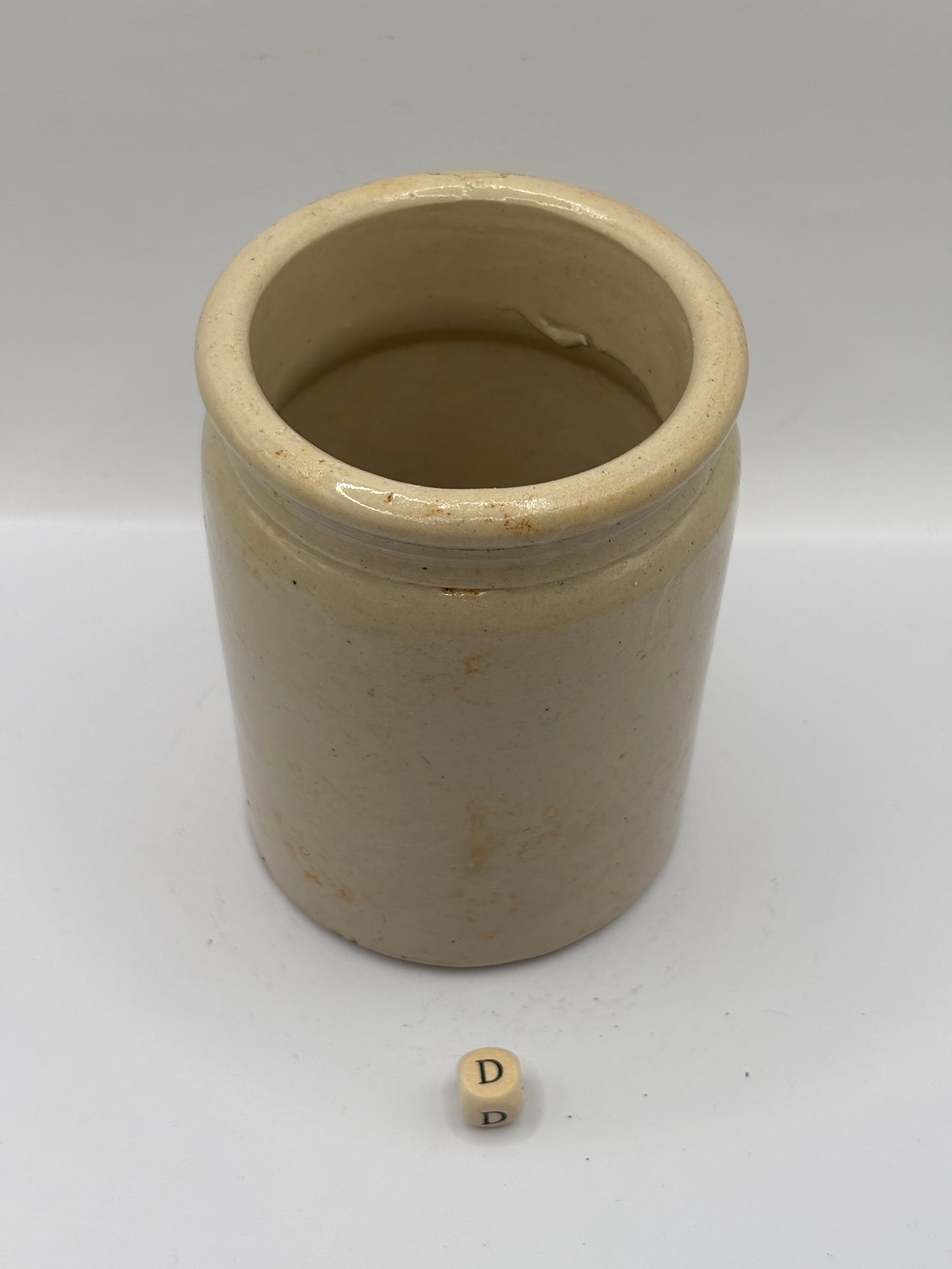 Old 1lb rolled top stoneware jam pot (D)