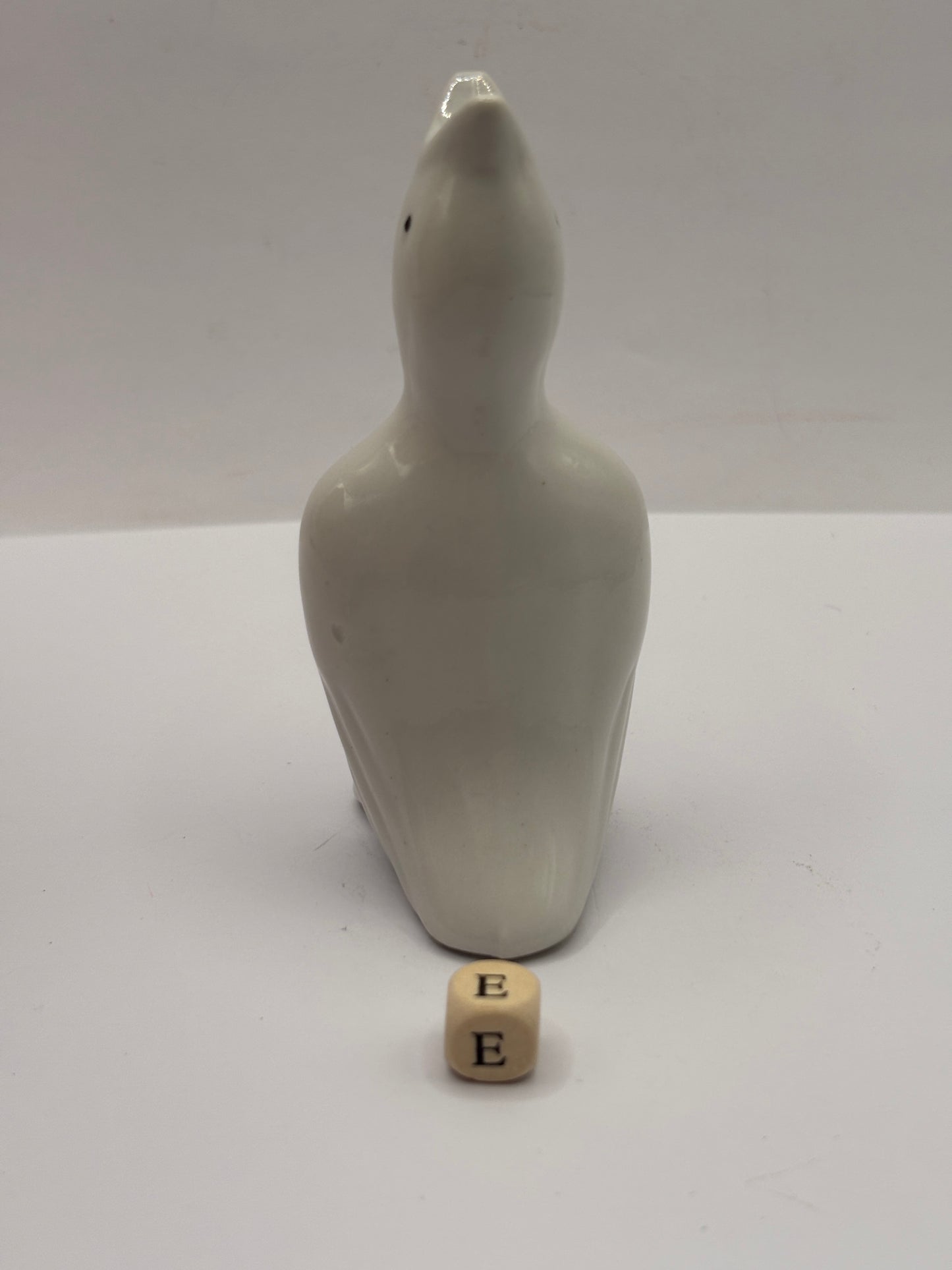 Old bird pie funnel (e)