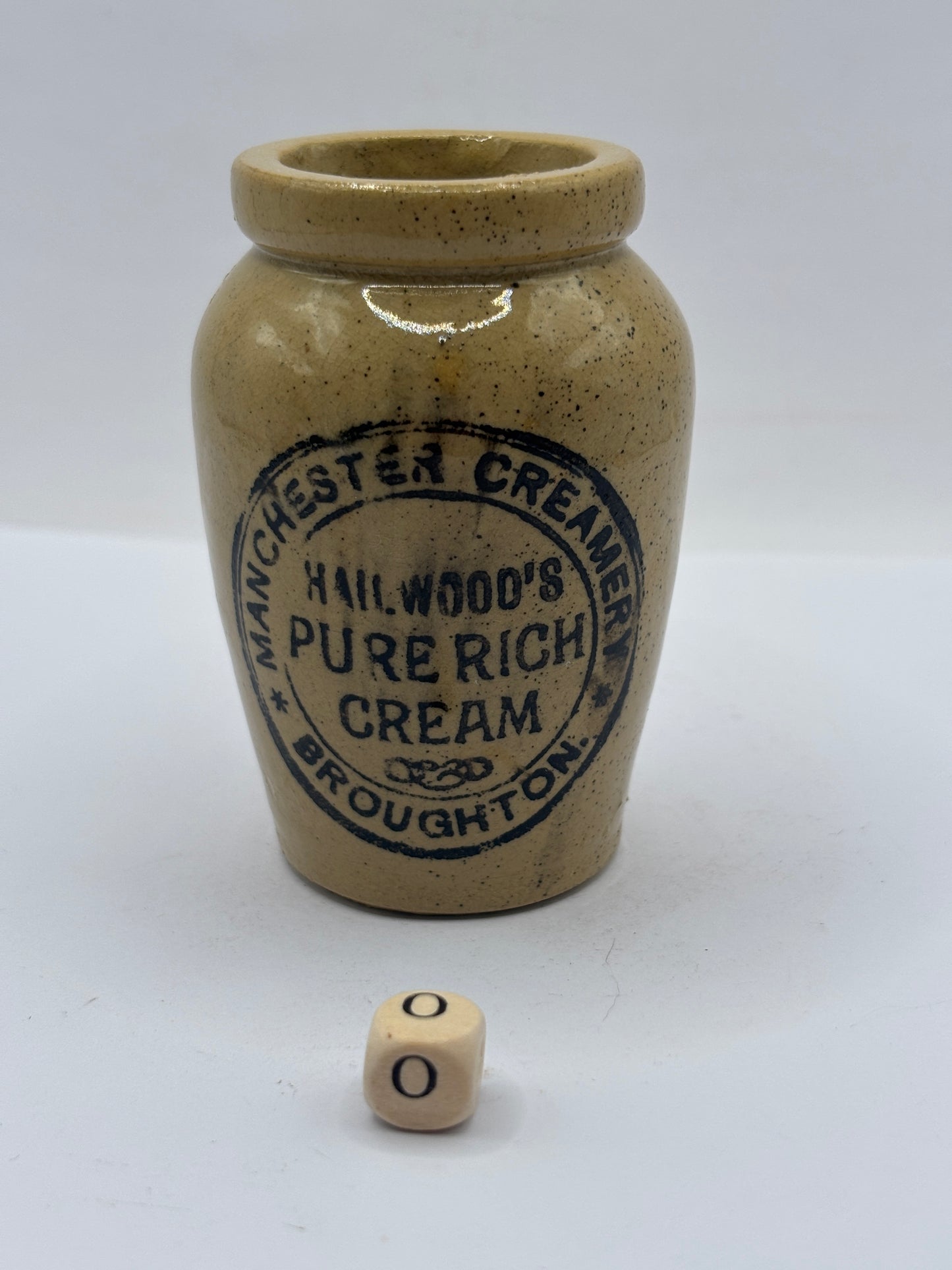 Old advertising cream pot, Manchester creamery Hailwoods (o)