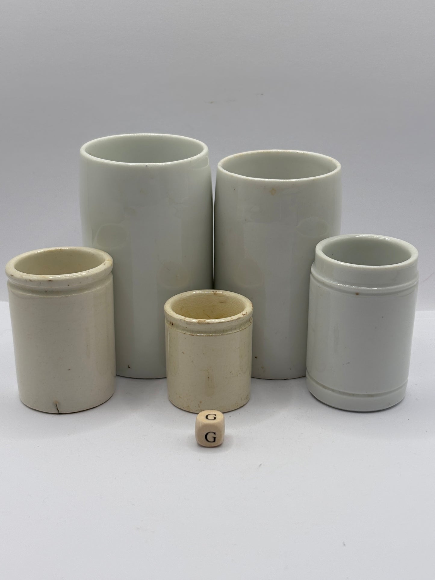 5 old stoneware pots (G)