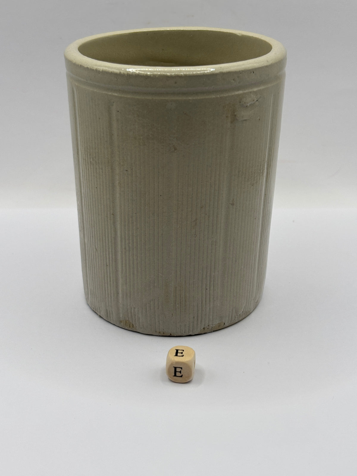 Old 1lb ribbed stoneware jam pot (e)