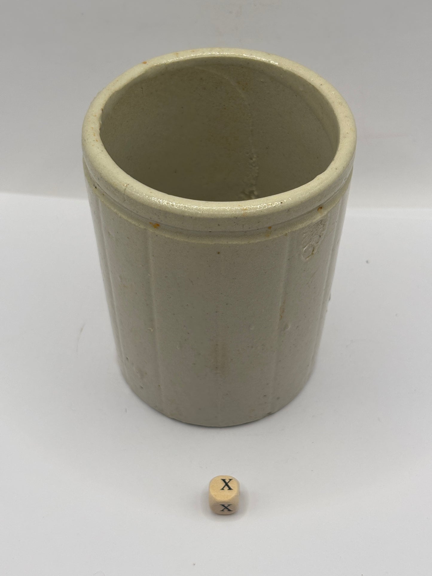 Old 1lb ribbed stoneware jam pot (x)