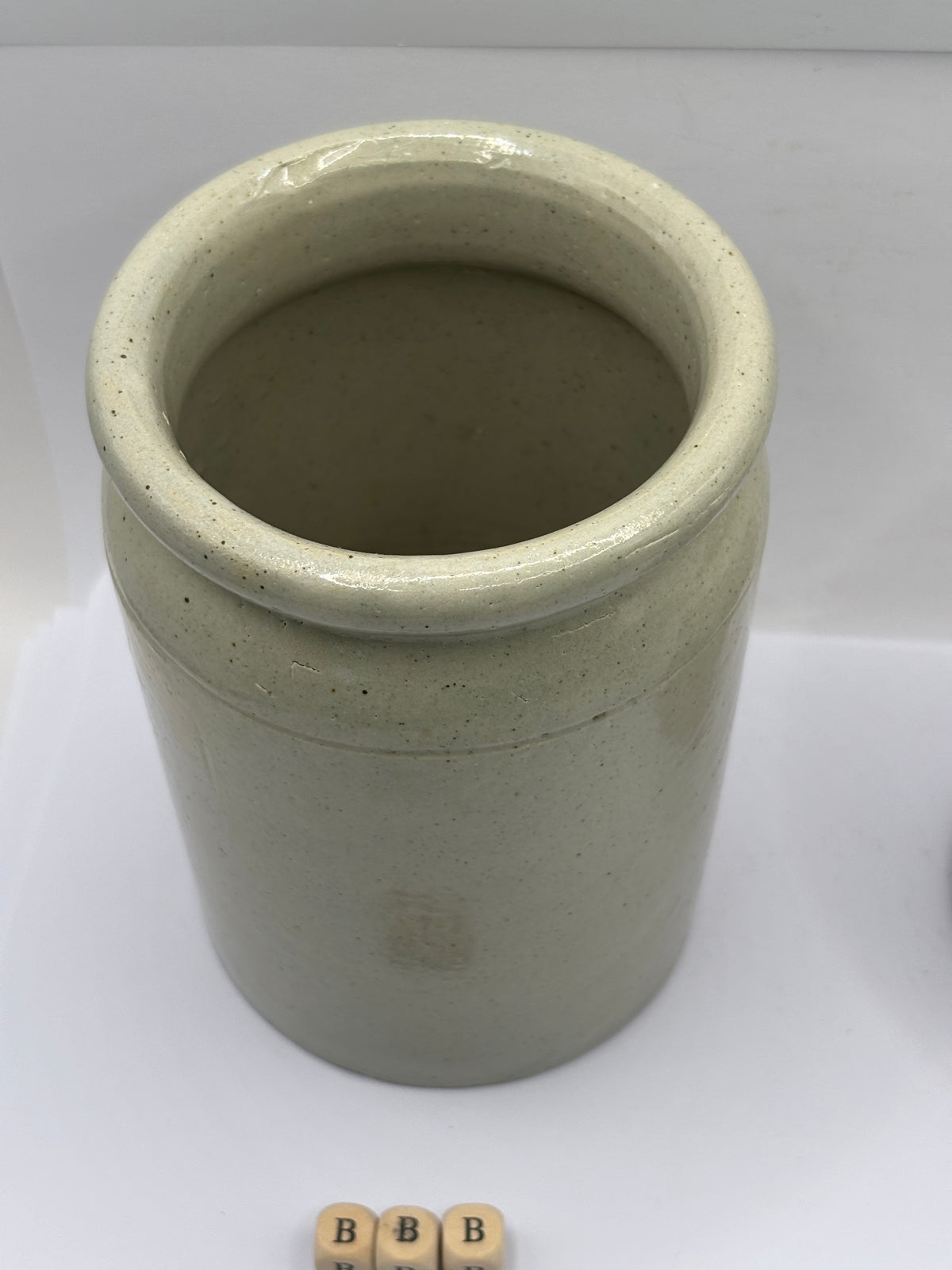 Old 2lb rolled top stoneware jam pot (BBB)