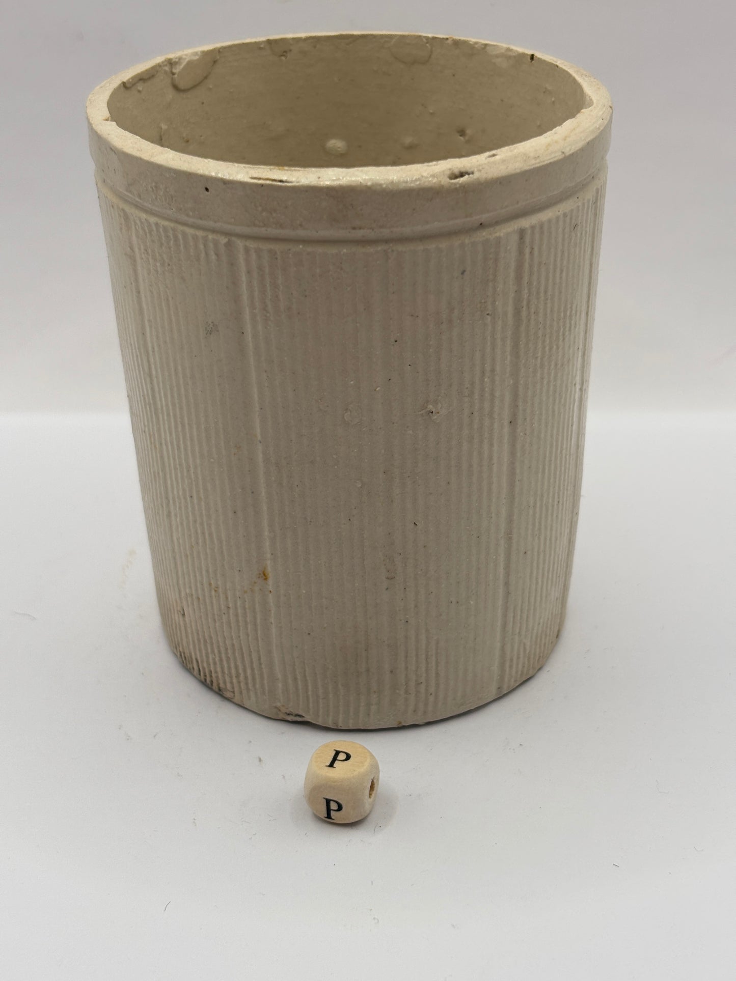 Old 1lb ribbed stoneware jam pot (P)