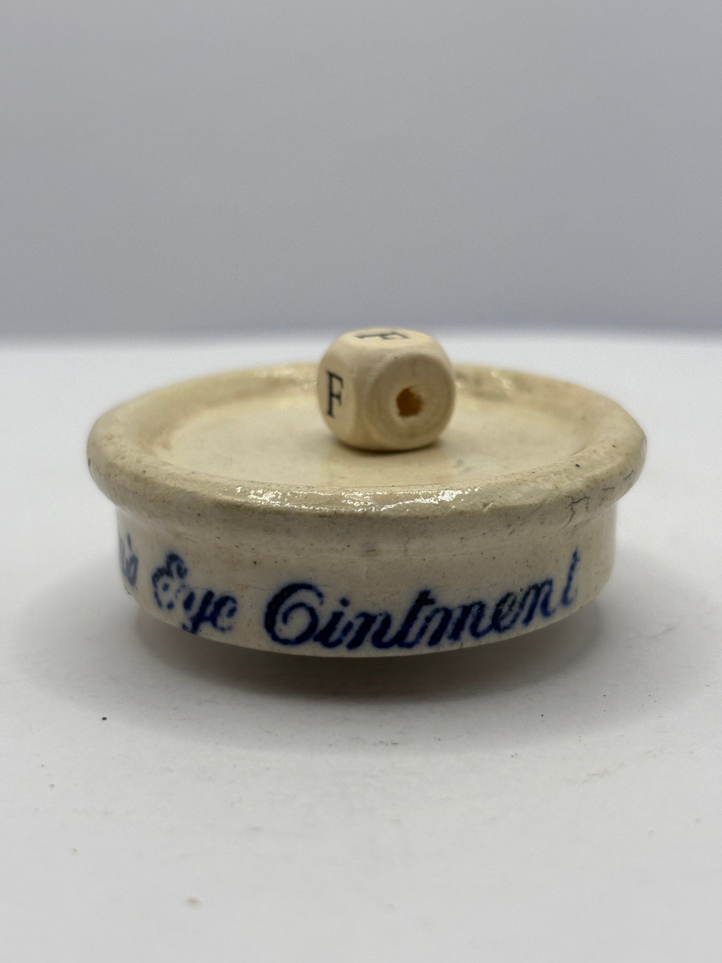 Old singletons eye ointment (F)