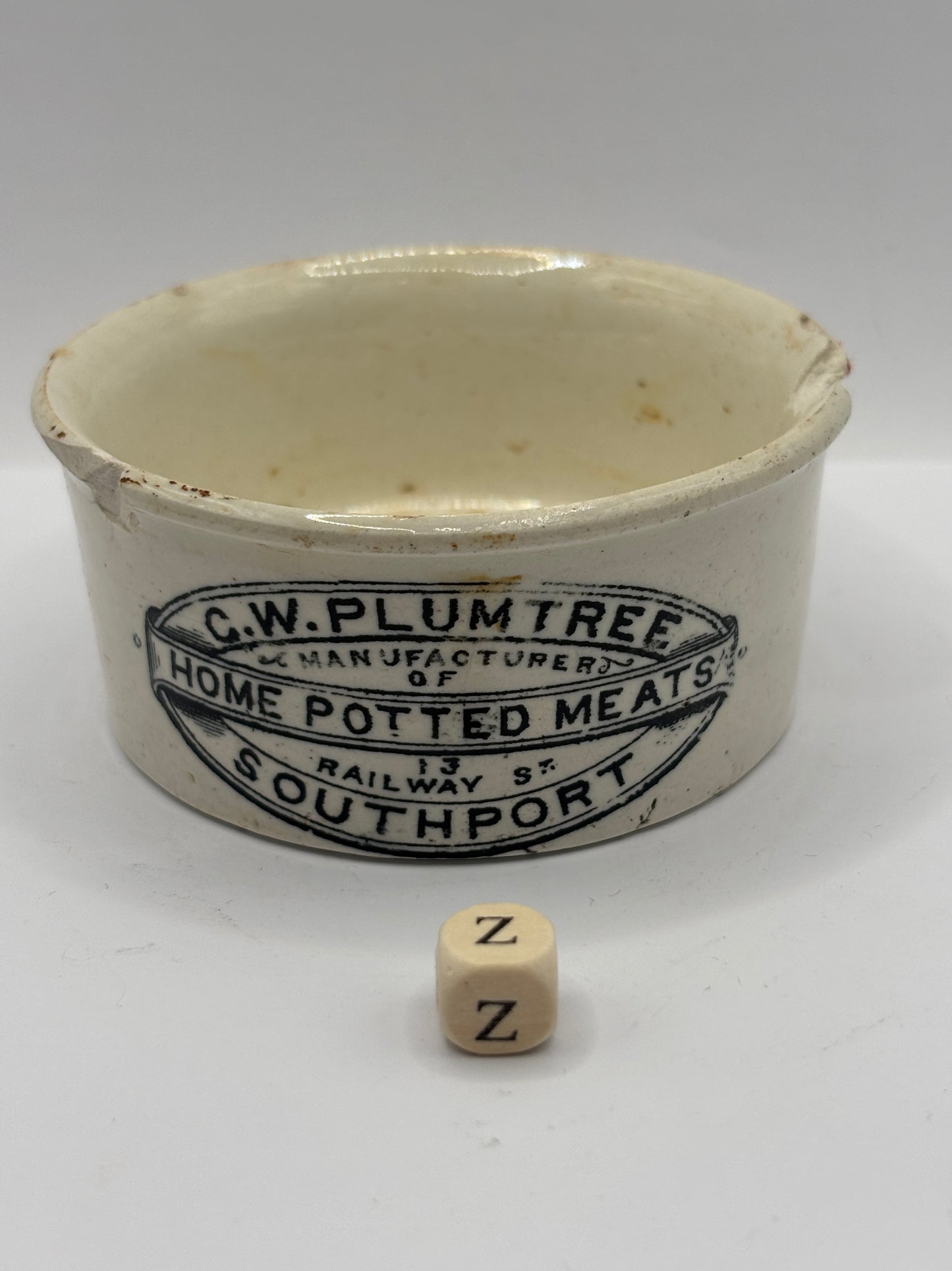 Old Plumtree advertising meat paste pot. Damaged (zz)