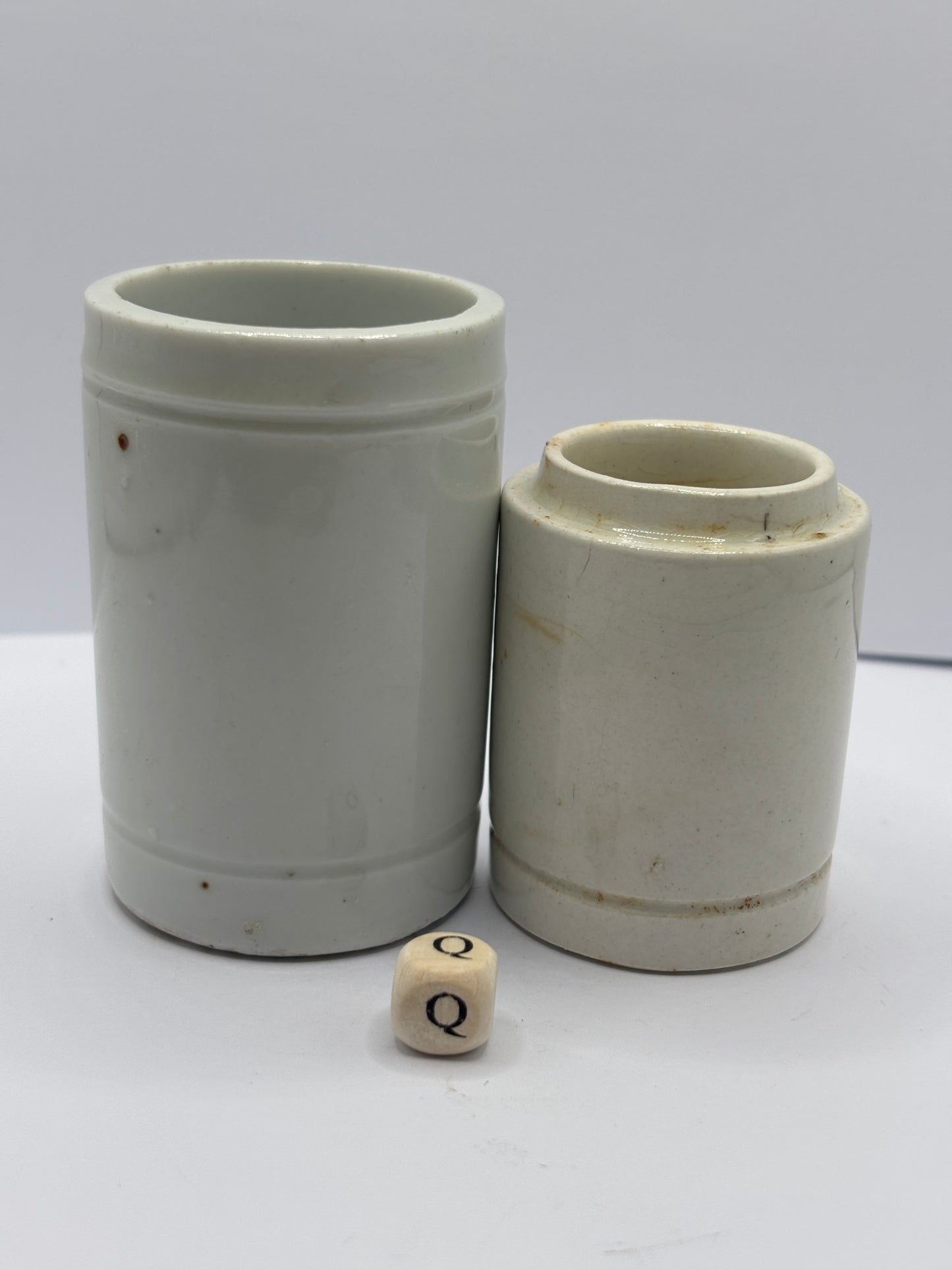 2 old white stoneware pots (Q)