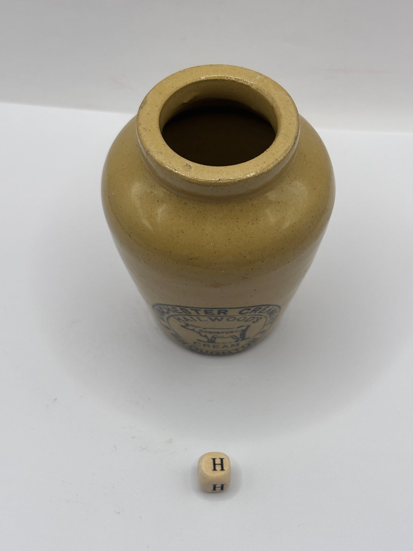 Old advertising cream pot, Manchester creamery Hailwoods (H)