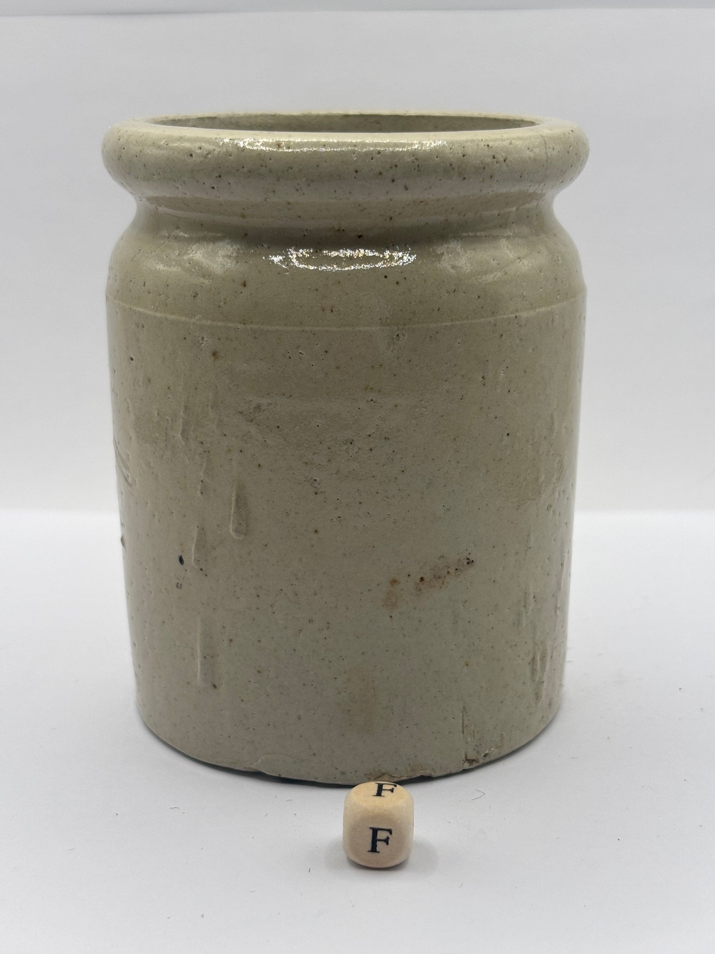Old 1lb rolled top stoneware jam pot (F)