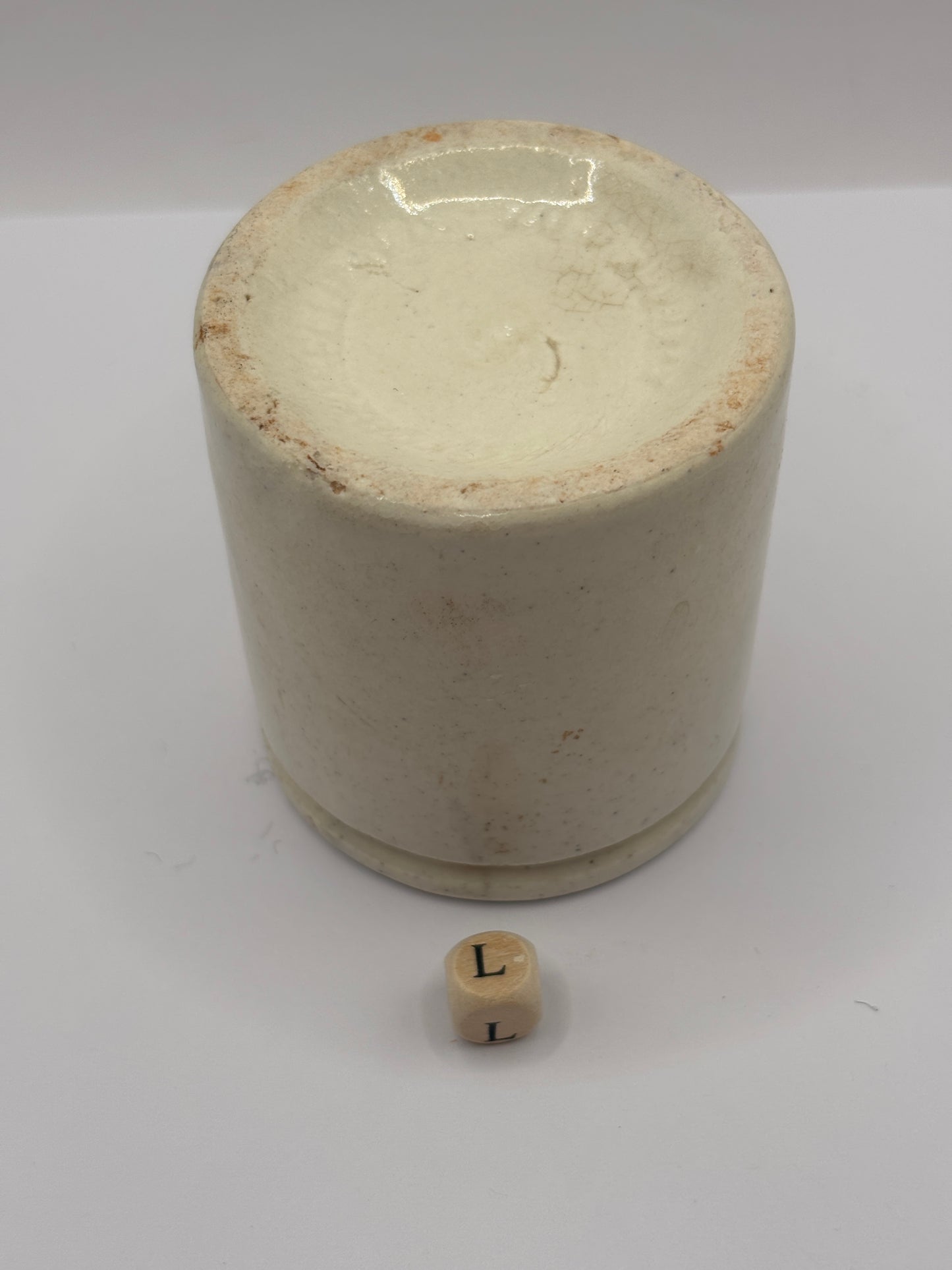 Old small chunky stoneware pot (L)