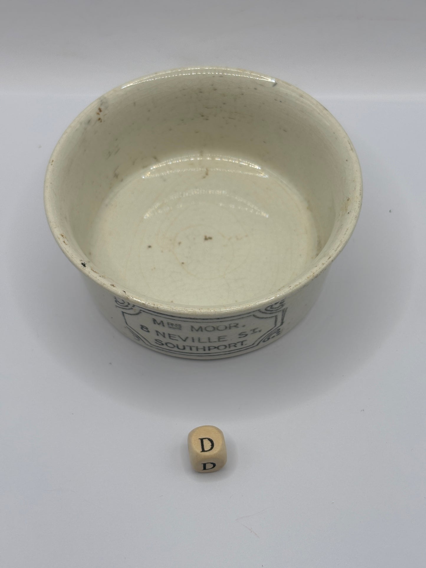 Old Mrs moors advertising meat paste pot (D)
