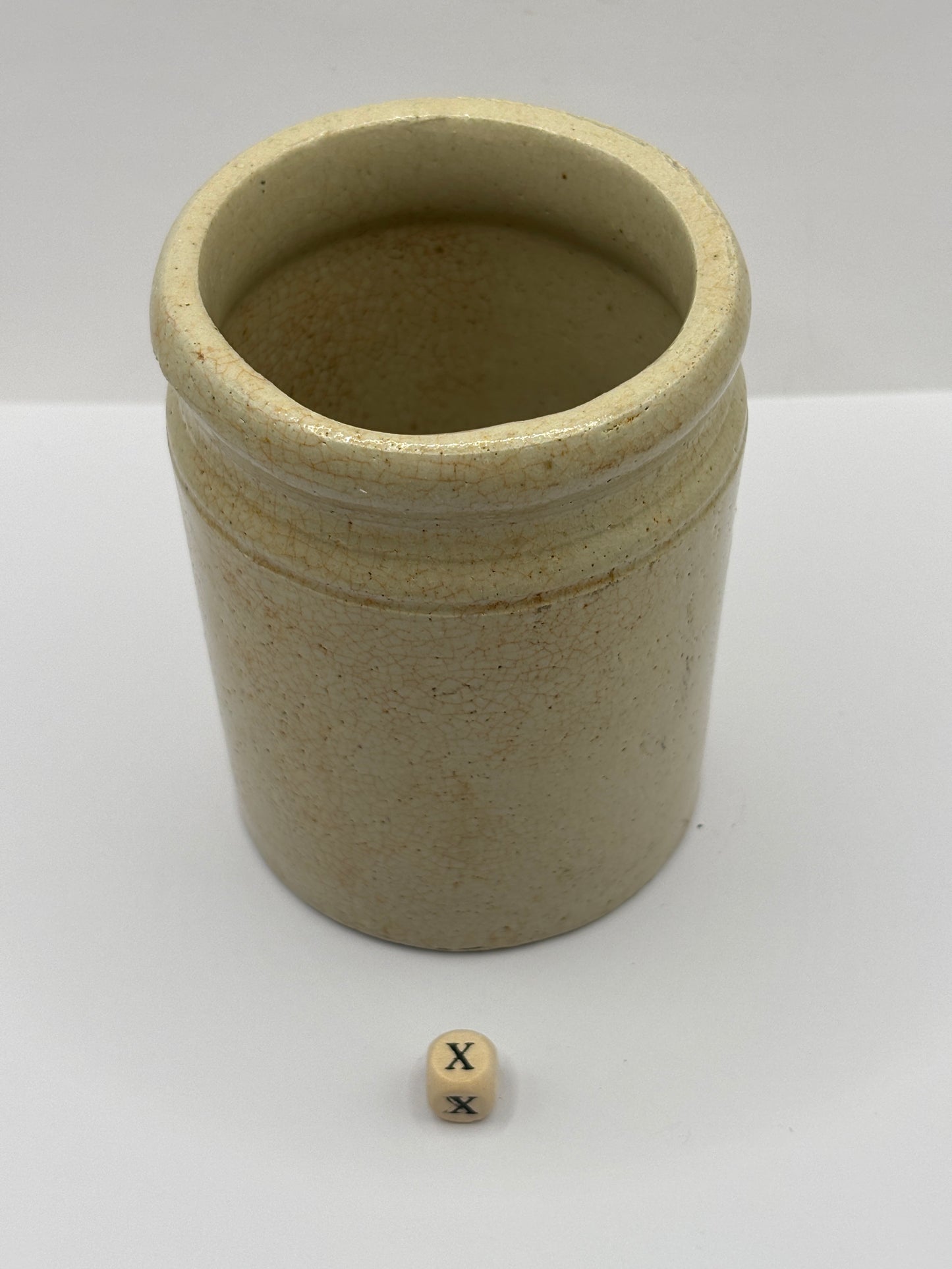 Old 1lb rolled top stoneware jam pot (x)