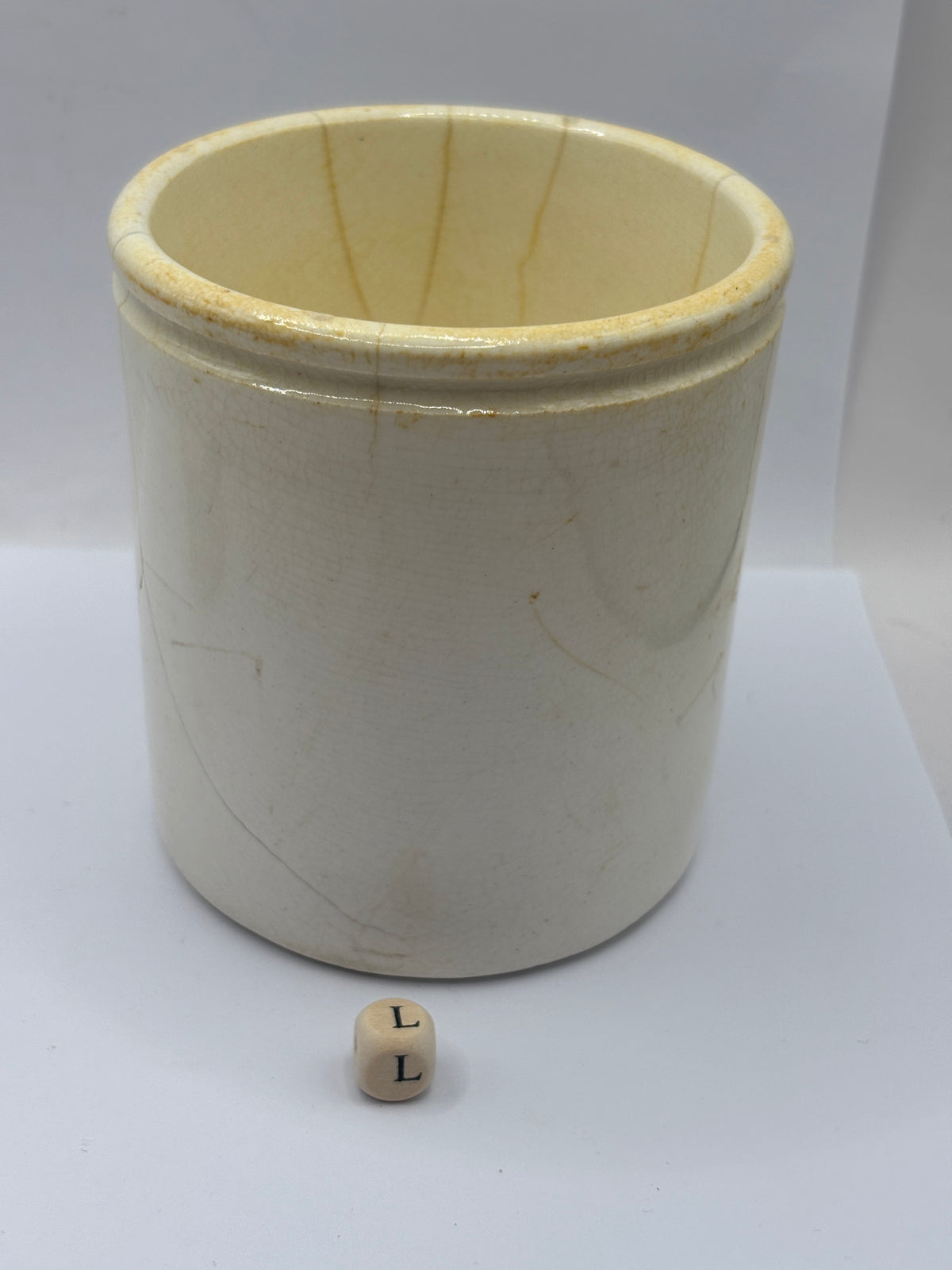 Old 1lb stoneware marmalade pot, James Keiller Dundee marmalade (L) damaged