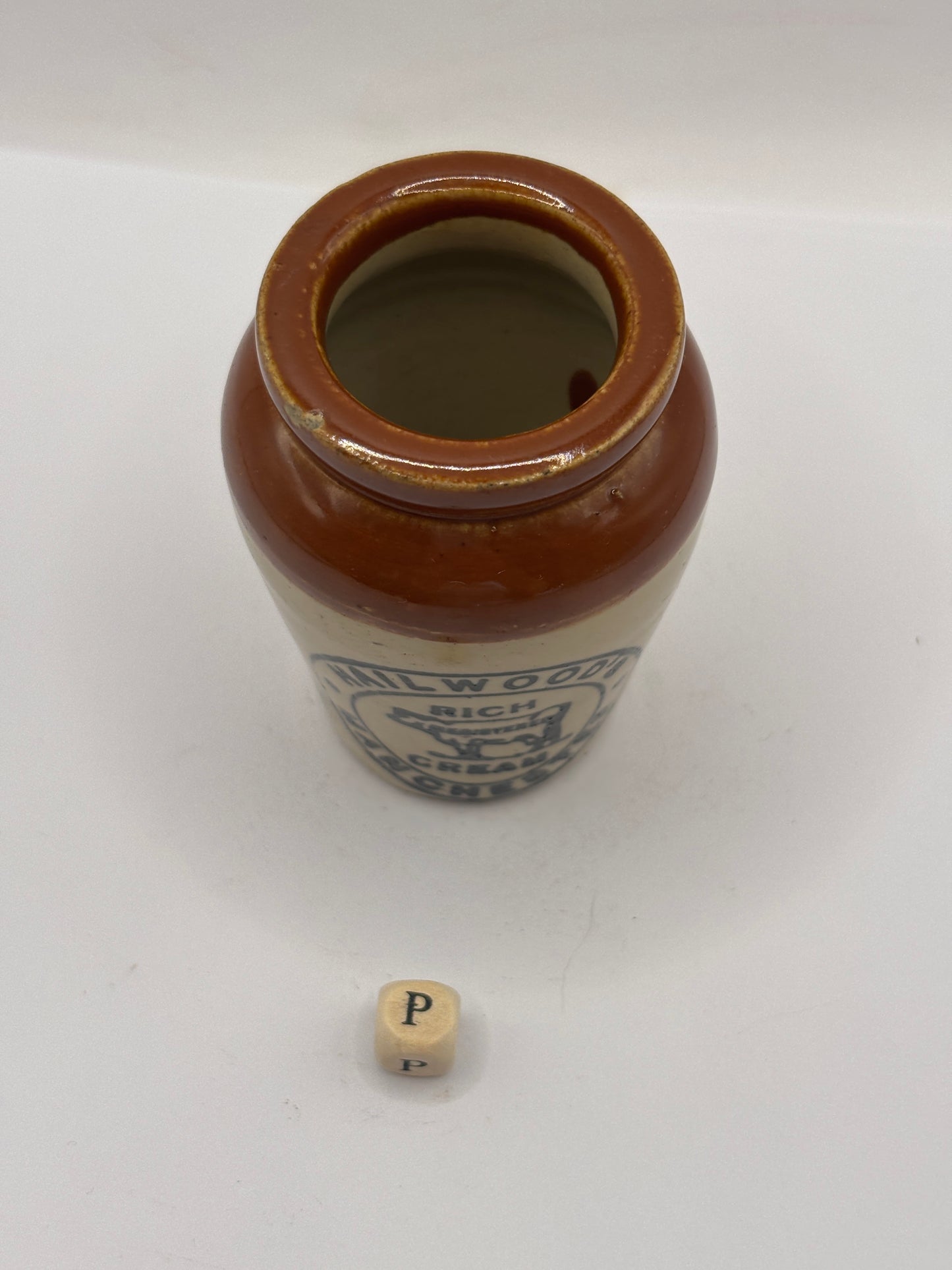 Old Manchester advertising cream pot, Hailwoods rich cream (P)