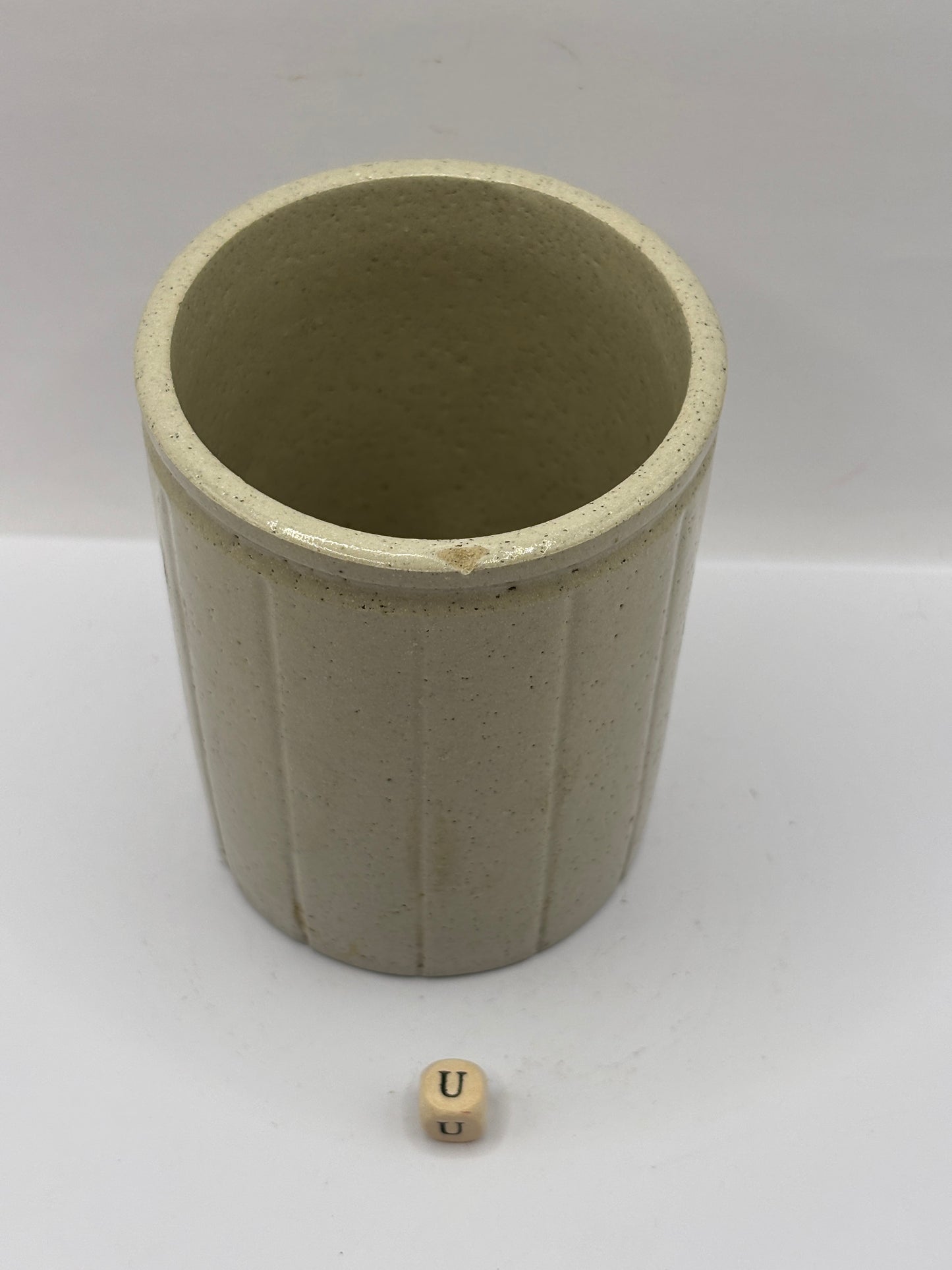 Old 1lb ribbed stoneware jam pot (u)