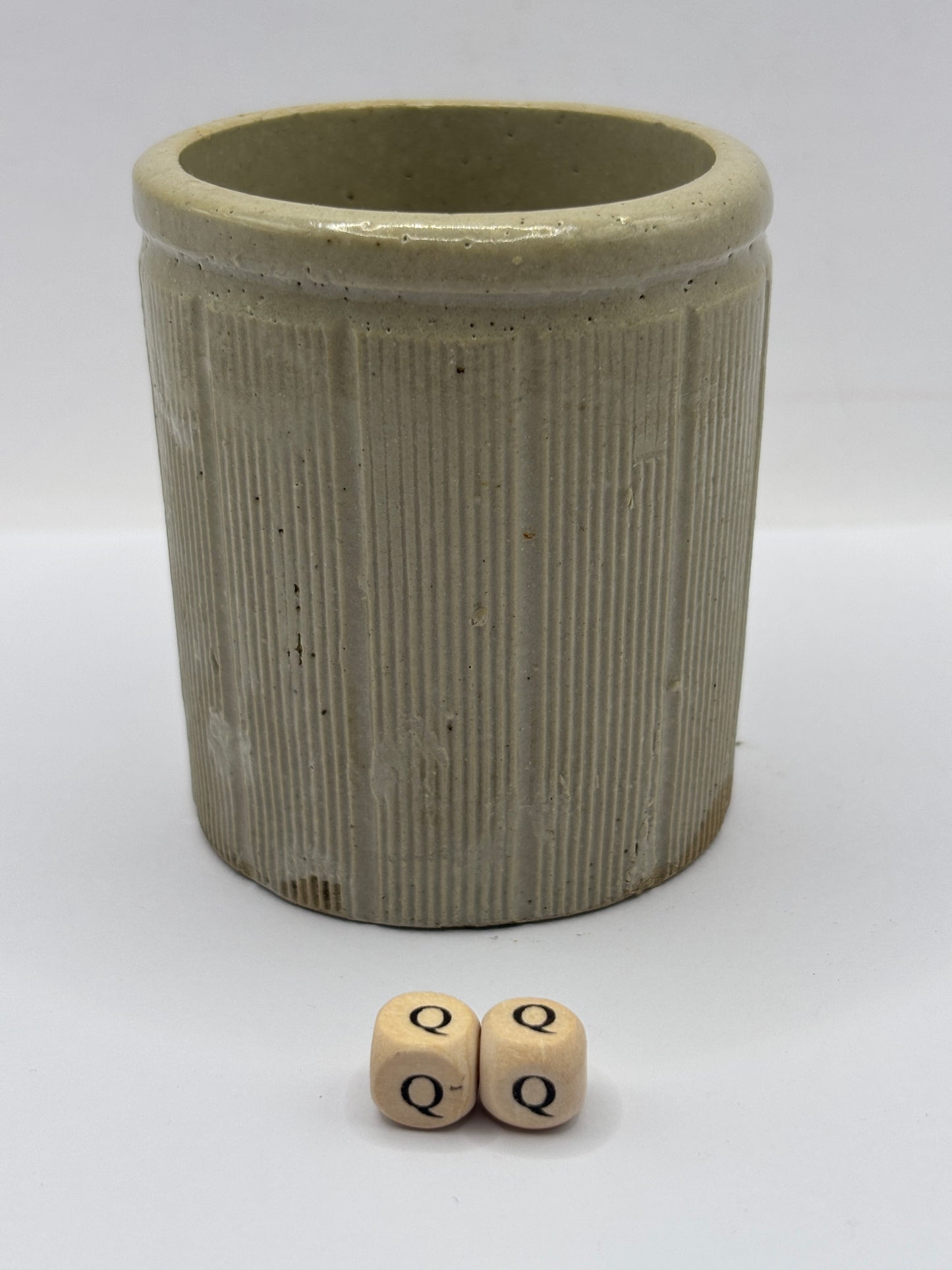 Old small ribbed stoneware jam pot (QQ)