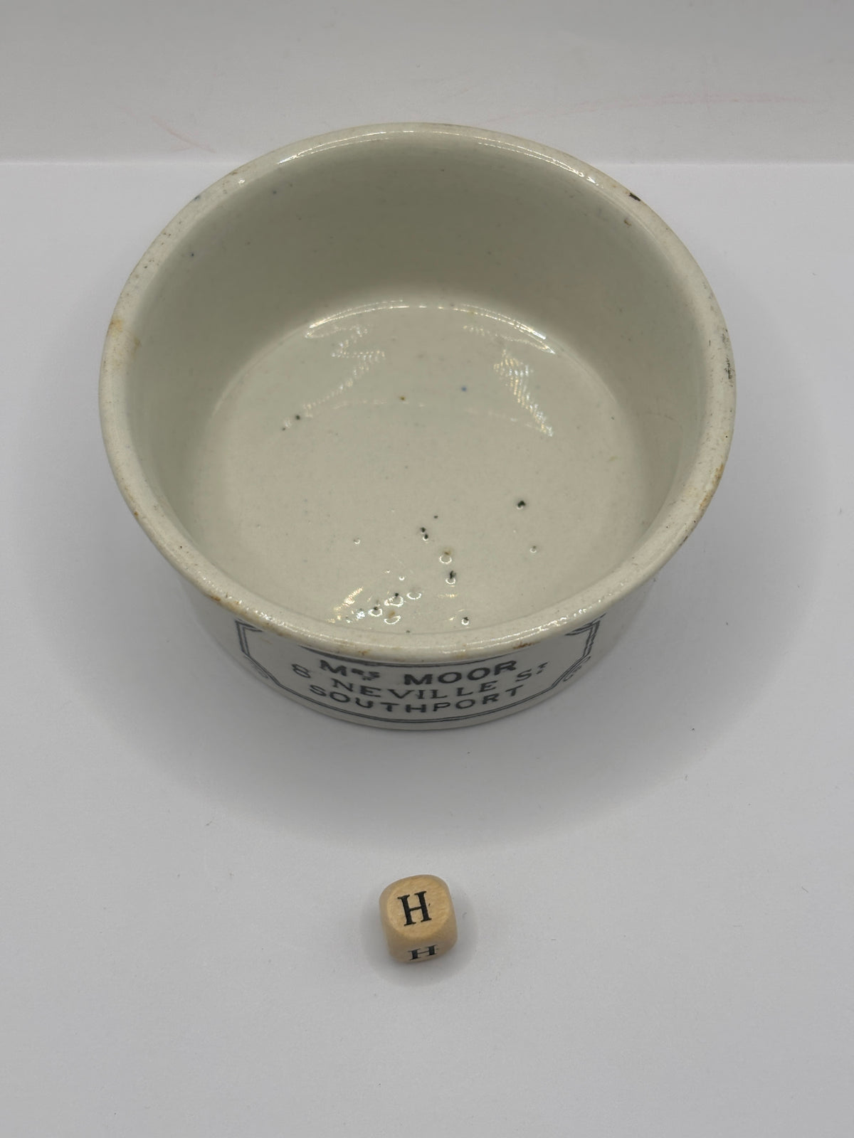 Old Mrs moors advertising meat paste pot (H)