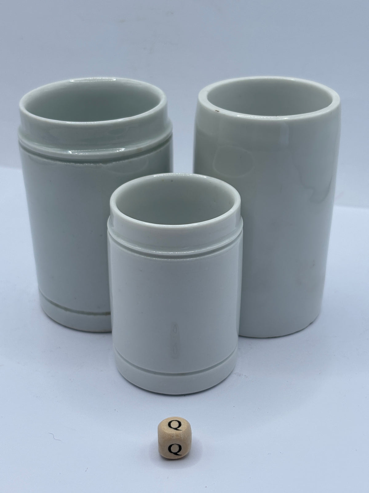 3 old small stoneware pots (Q)