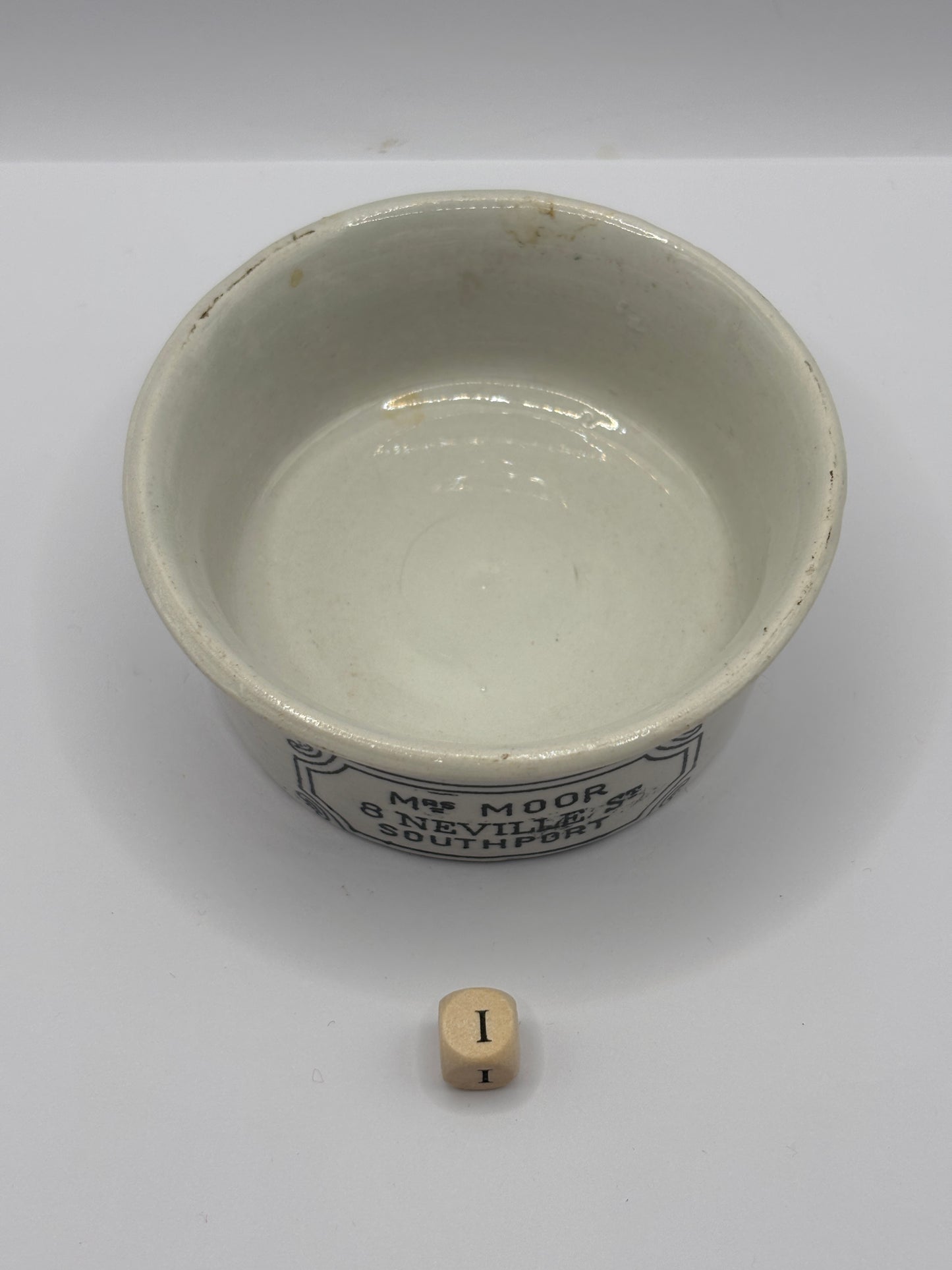 Old Mrs moors advertising meat paste pot (i)