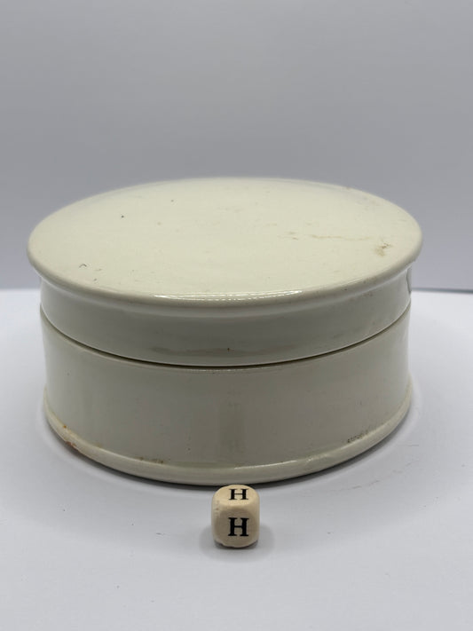 Old plain pot lid and base (H)