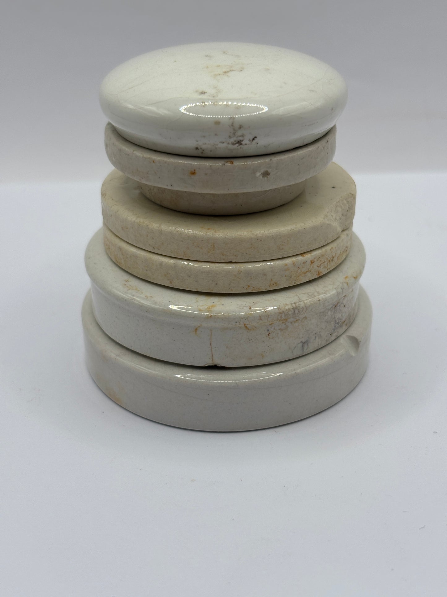 5 stoneware lids, stacking lids
