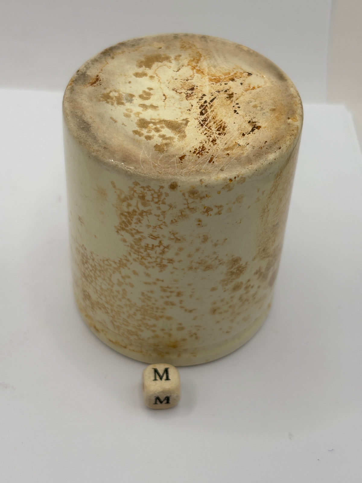 Old small chunky stoneware pot (m)