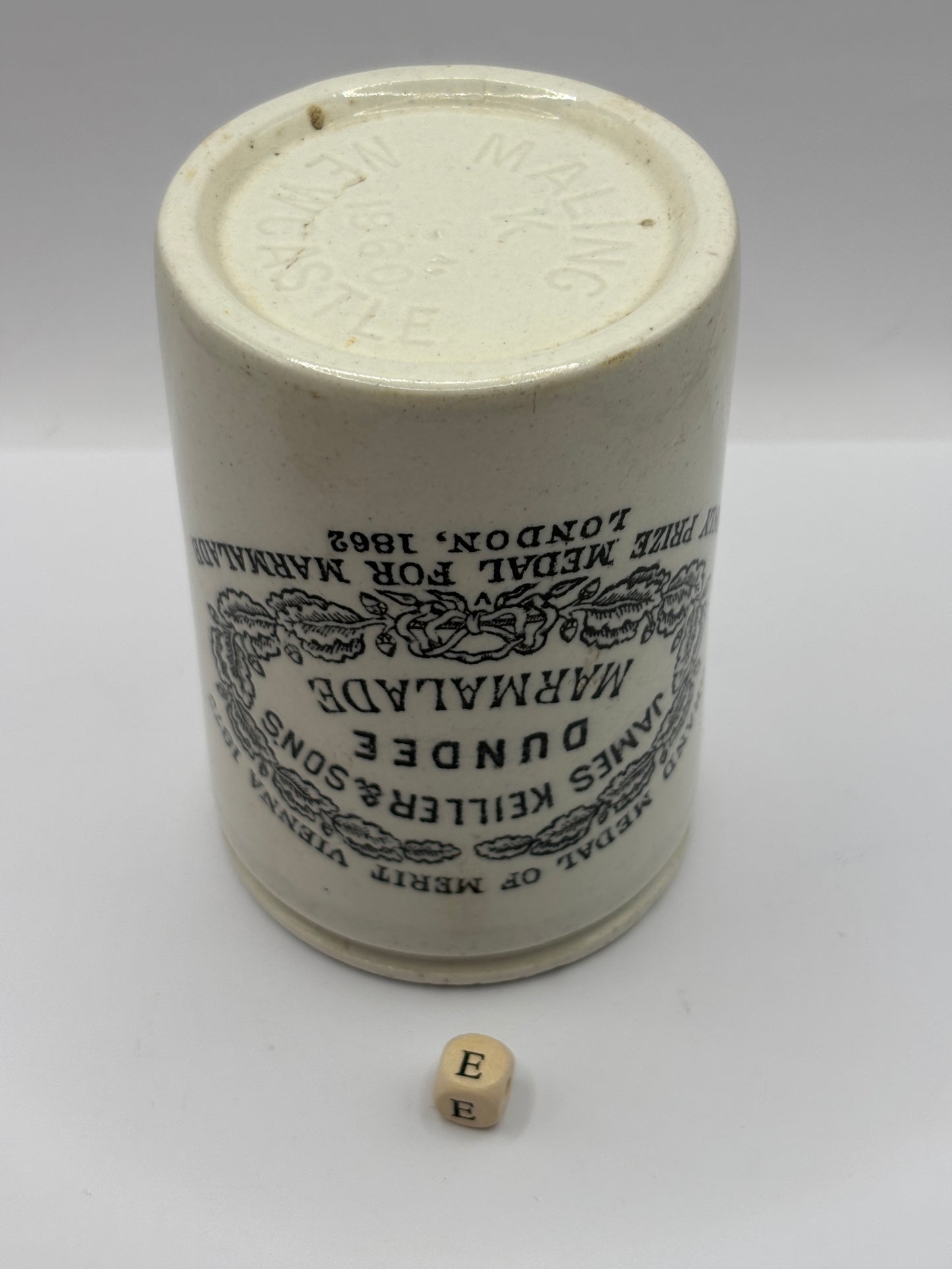 Old 1lb James Keiller Dundee marmalade jar. Damaged (e)