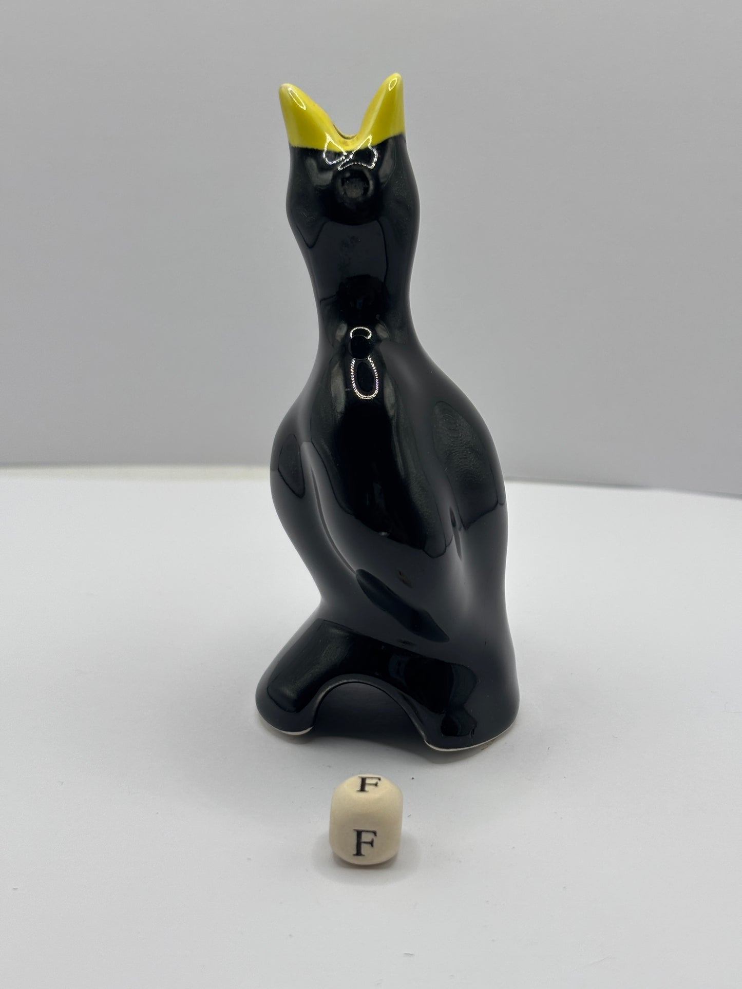 Vintage bird pie funnel (F)