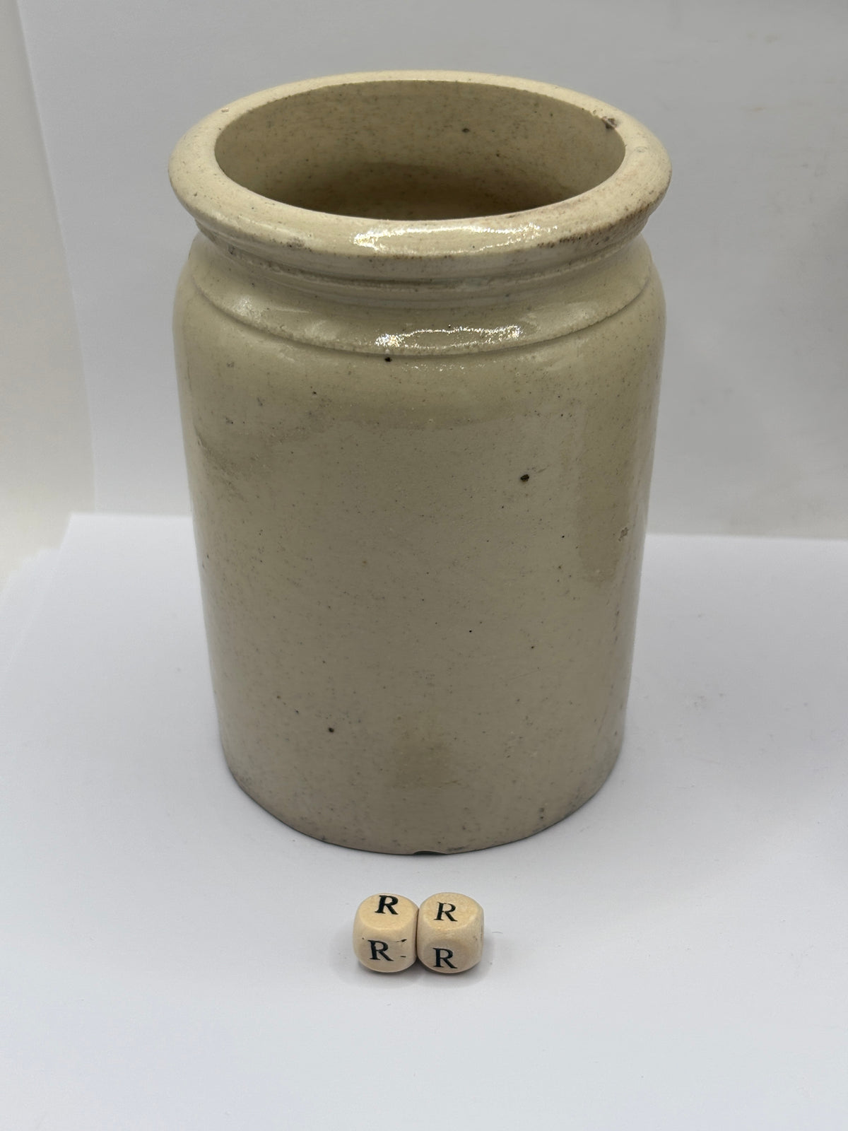 Old 1lb rolled top stoneware jam pot (RR)