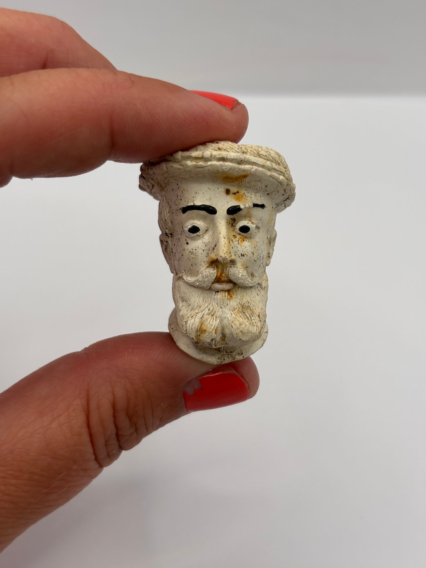 Old figural clay pipe head, pipe bowl