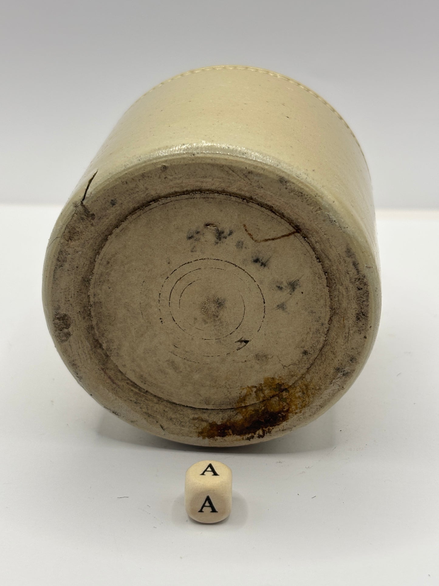 Old stoneware caviare pot (a)