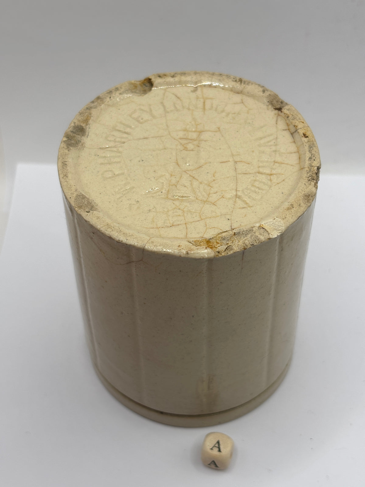 Old 1lb ribbed stoneware jam pot (a)