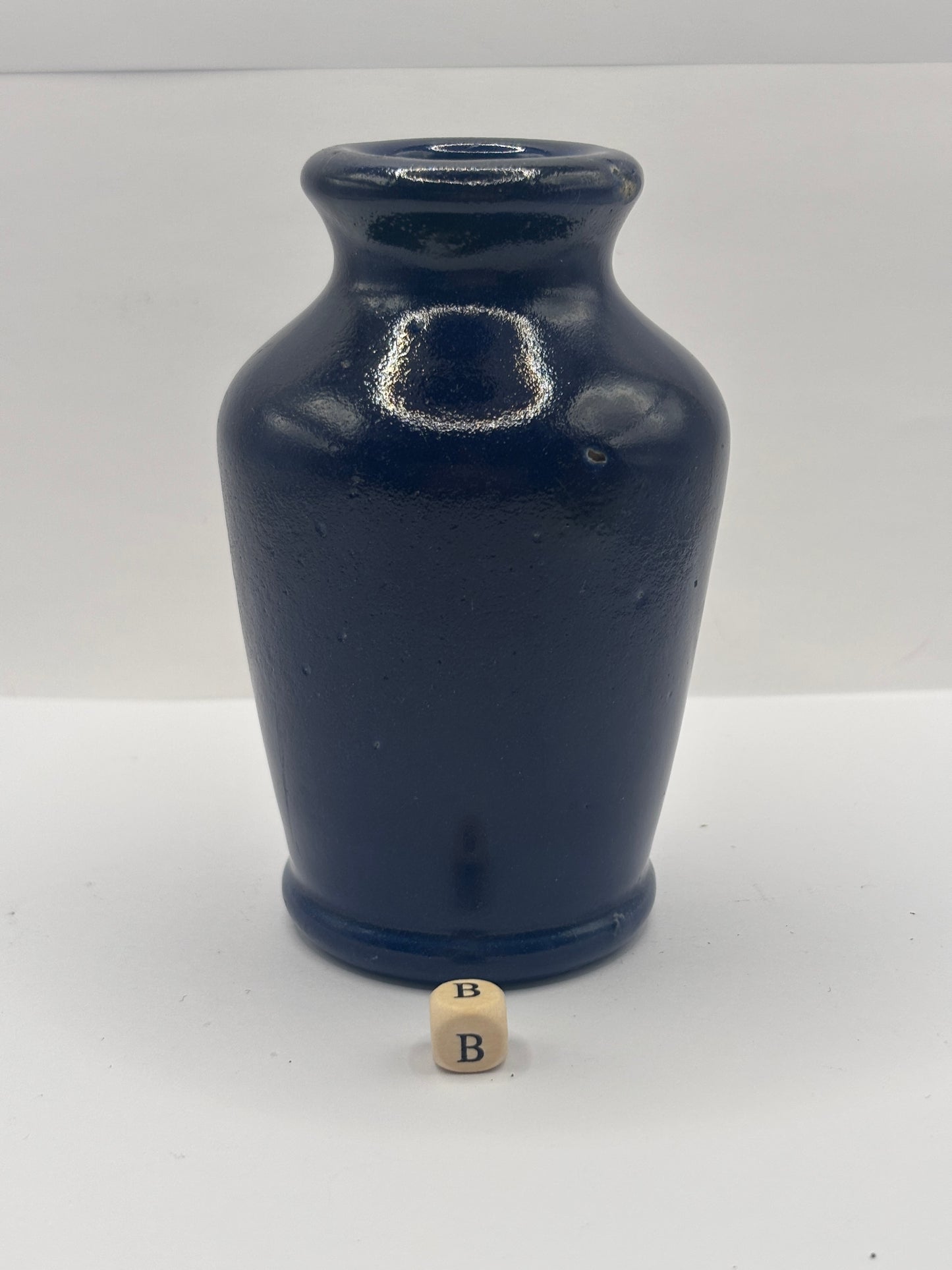 Old blue stoneware jar, Ronuk (B)