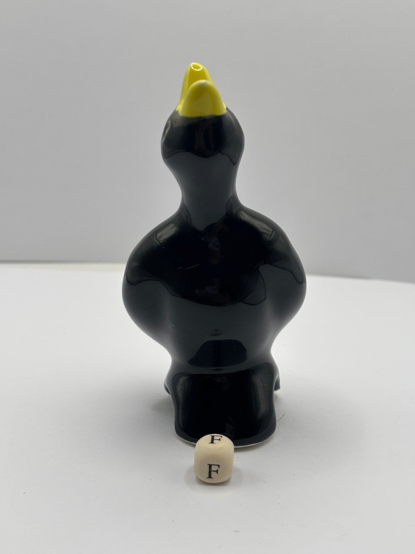 Vintage bird pie funnel (F)