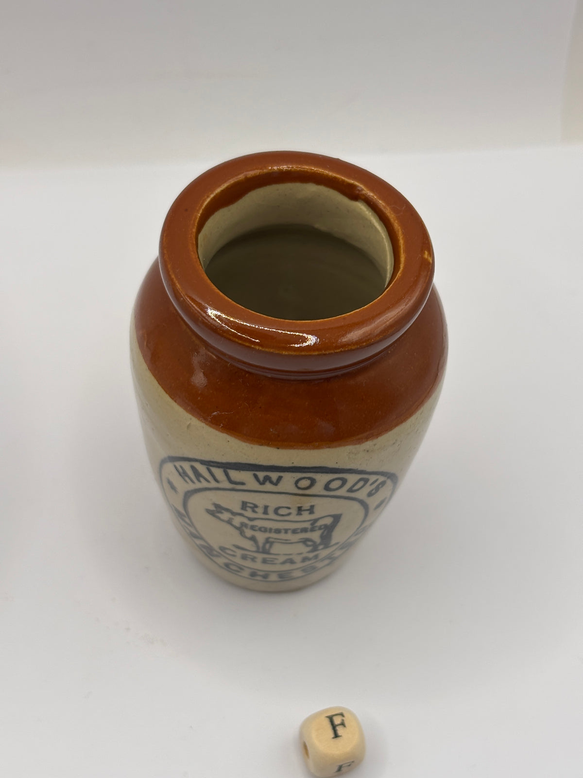 Old advertising cream pot, Hailwoods rich cream (F)
