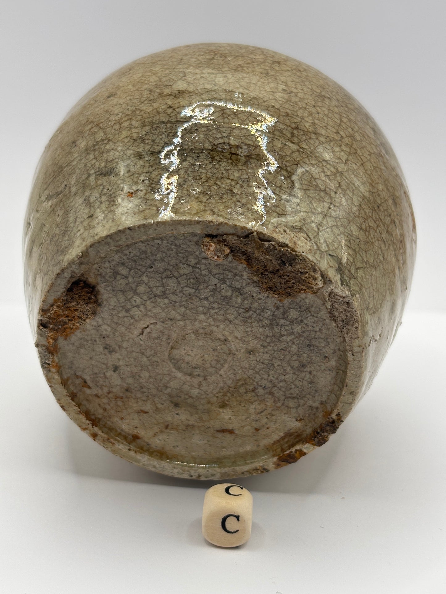 Old stoneware ginger jar (C)