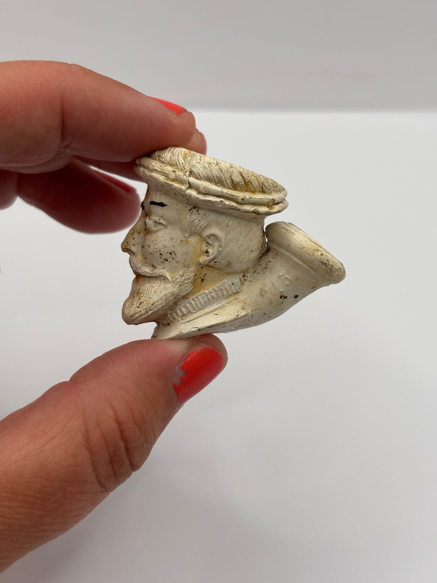 Old figural clay pipe head, pipe bowl